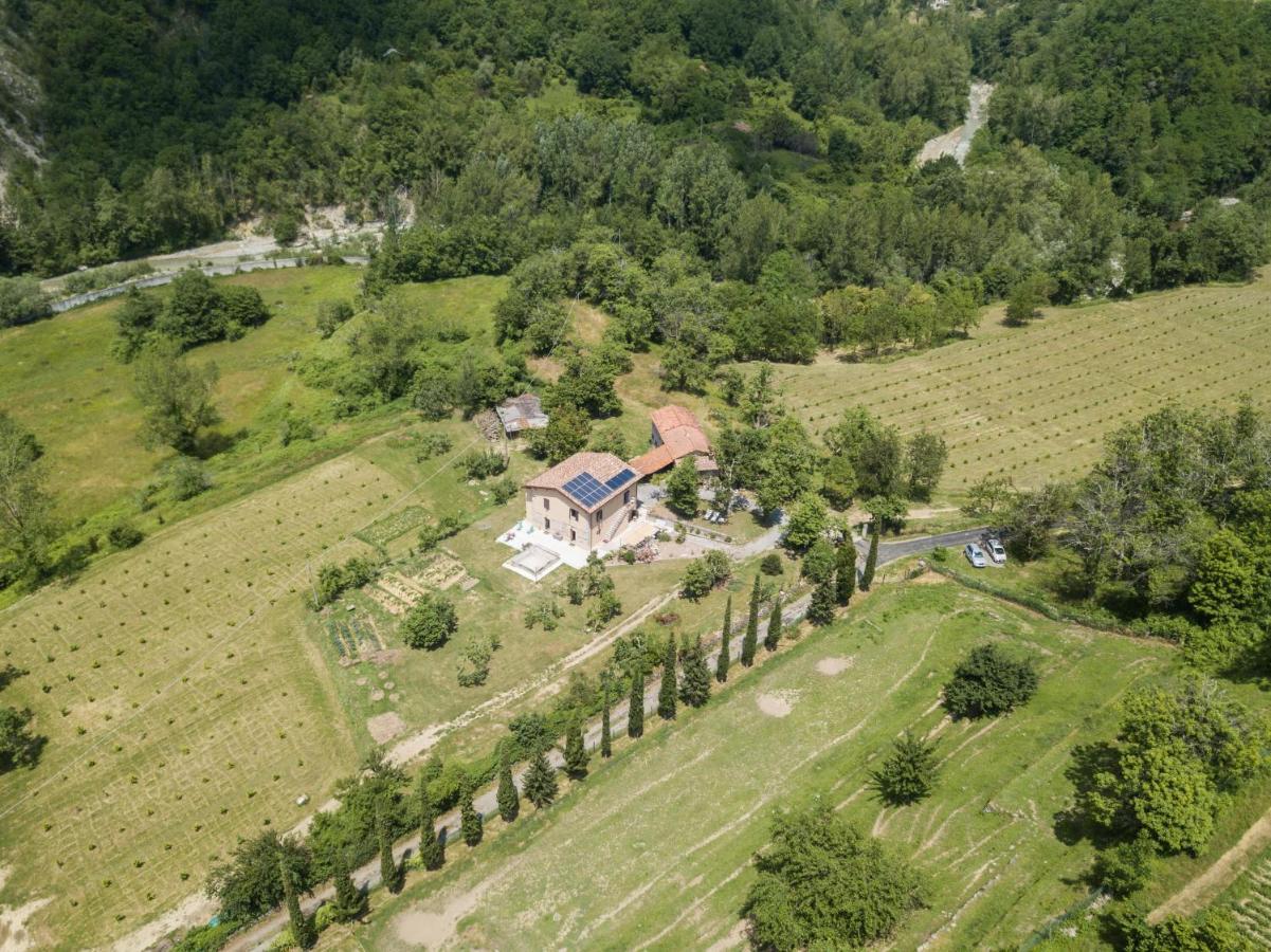 Podere Groppini Фивиццано Экстерьер фото